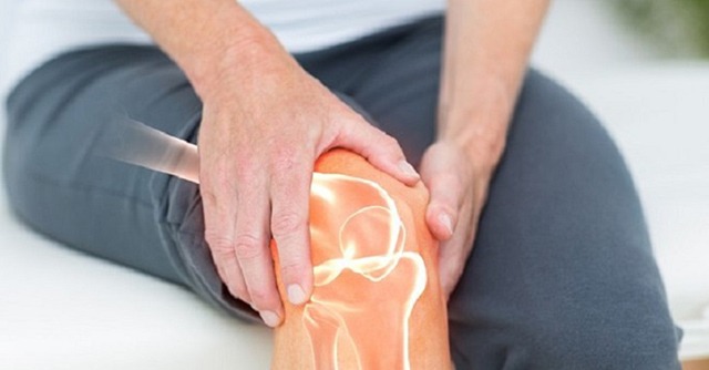 Sưng đau khớp, người mệt mỏi, uể oải là triệu chứng điển hình của viêm khớp phản ứng