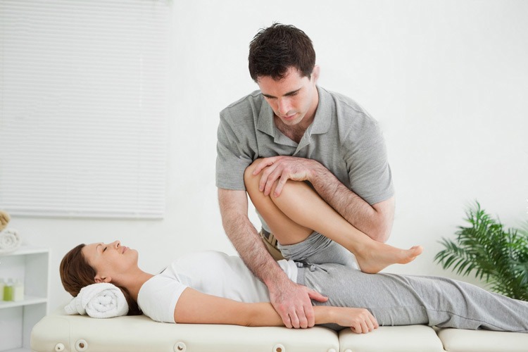  Vật lý trị liệu có thể giúp khớp gối cải thiện đáng kể