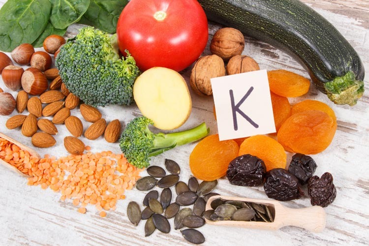  Thực phẩm giàu vitamin K rất tốt cho người bệnh thoát vị đĩa đệm