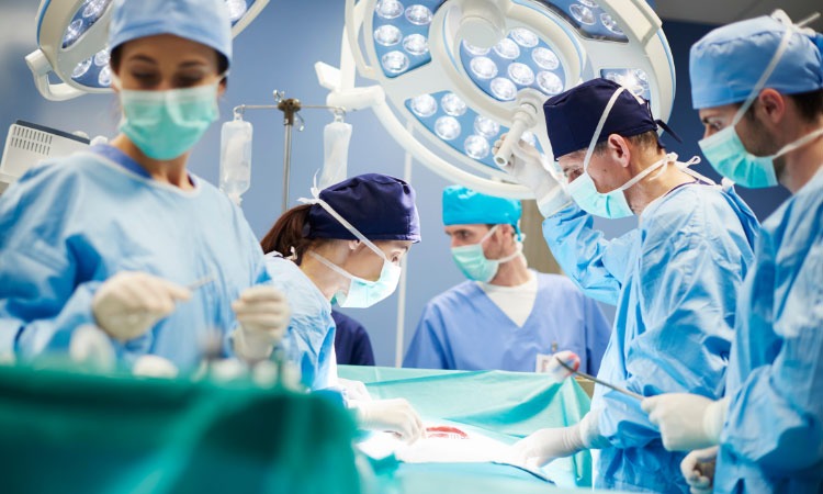  Tái tạo khớp gối nhờ phẫu thuật